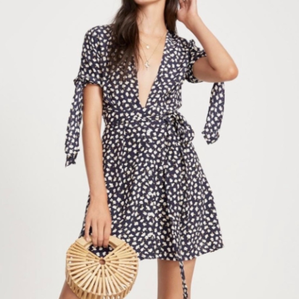 Faithful the Brand Vintage Bloom Birgit Dress Navy 6 US M Deep V Tie Sleeve Boho